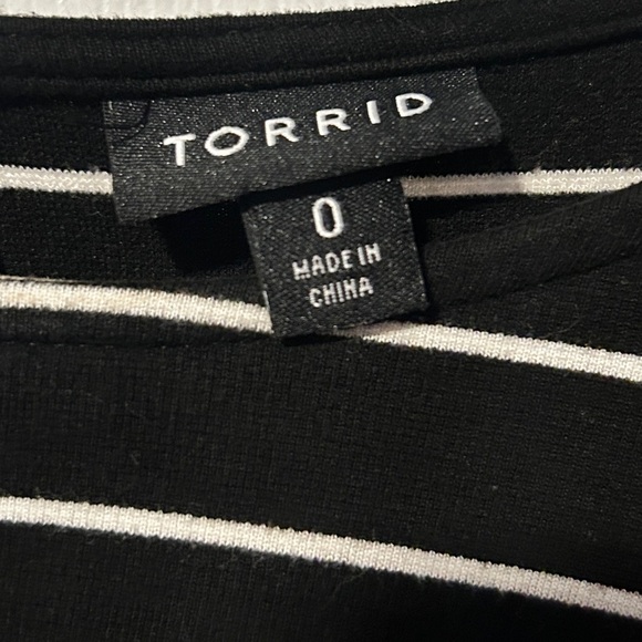 Torrid Black & White Striped Peplum Top Size 0 (12) Stretchy Rayon Blend - Picture 2 of 5